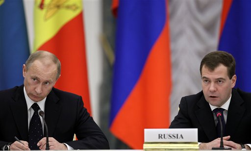 Russia's Money Troubles Divide Putin, Medvedev