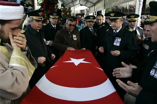 Pilots Reacted Late in Turkish Air Crash