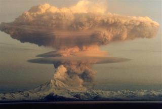 Latest Redoubt Eruption Sends Ash 11 Miles Up