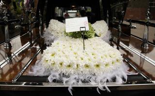 Thousands Gather for Goody Funeral