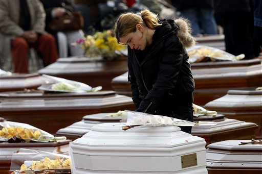 Italy Holds Mass Funeral for Quake Victims