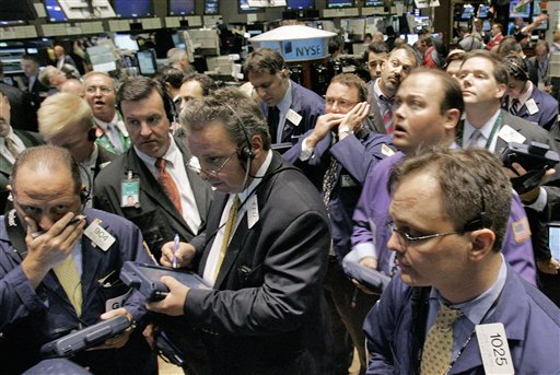 Stocks Drop, Market Awaits Fed Cuts