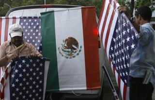 Obama Lands in Mexico to Press Drug War