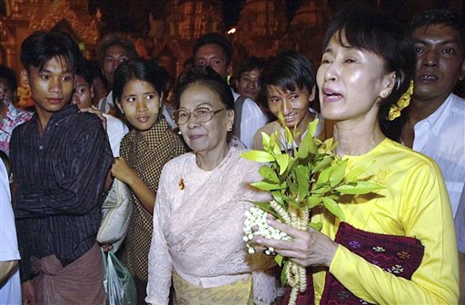Suu Kyi Lawyer Banned
