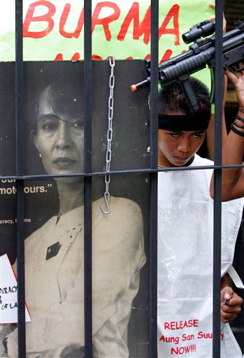 Asian Leaders Condemn Suu Kyi Trial