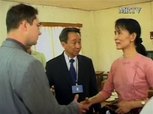 Suu Kyi Forgives American for Intrusion