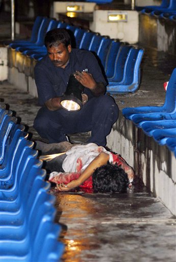30 Dead in India Bombings