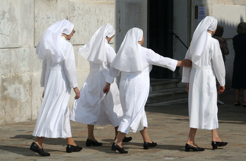 Italian Cops Fine Nuns Speeding to See Pope