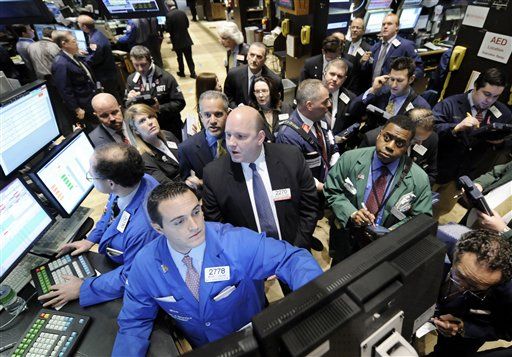 Dow Climbs 80 as Stocks Hit 2009 Highs