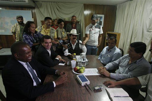 Honduran Leaders Will Reopen Talks