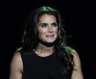 Photo of Nude Tween Brooke Shields Stokes Controversy