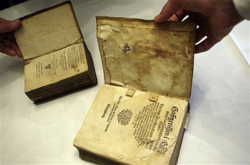 WWII GI Returns Looted 16th Century German Books