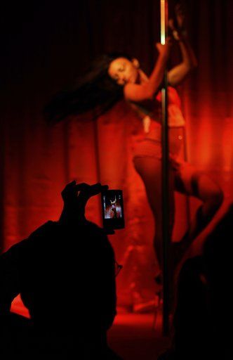 Stripper-Mobile Shocks Even Las Vegas