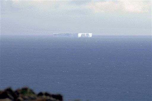 Giant Iceberg Floats Toward NZ