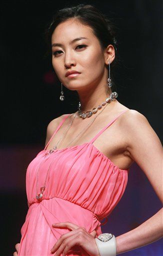 Suicide Suspected in Death of Model Daul Kim