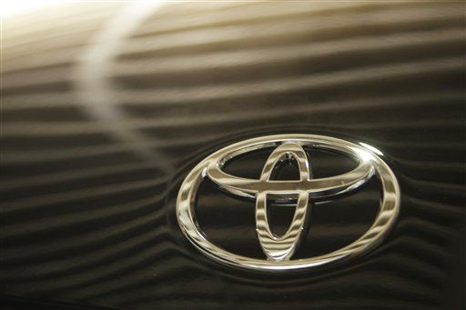 Toyota Plans Smaller, Cheaper Hybrid