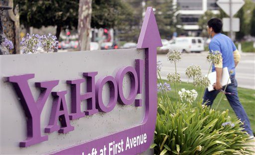 Facebook Tops Yahoo as Web's No. 2 Site