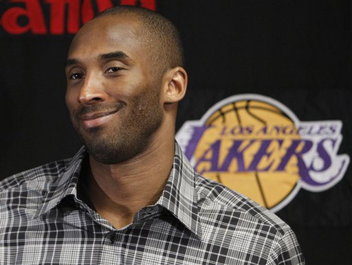 Lakers Sign Kobe to 3-Year, $90M Extension