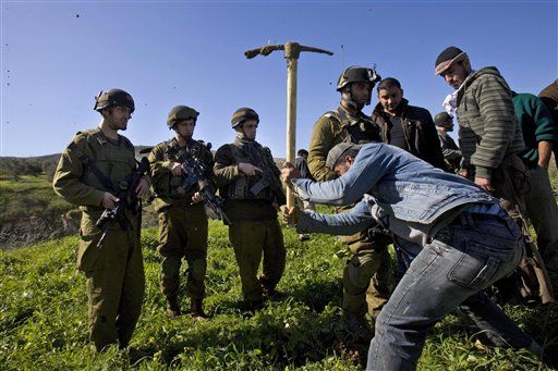 Palestinians Try Less Violent Resistance