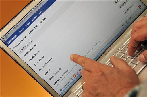Facebook Privacy Policy: Longer Than the Constitution