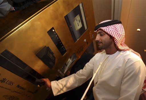 Gold Vending Machine Debuts in Abu Dhabi