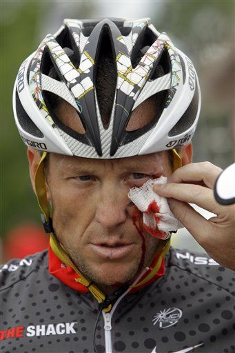 Ouch: Armstrong Denies Doping, Then Crashes