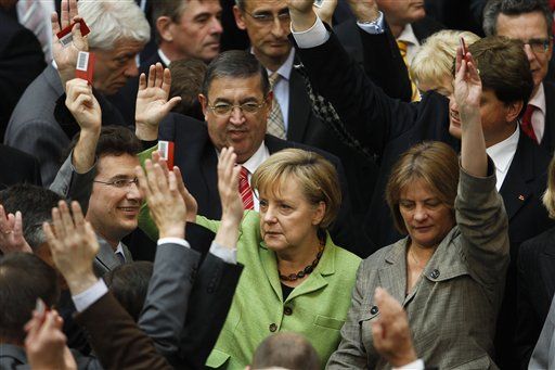 Germany OK's Eurozone Rescue Deal