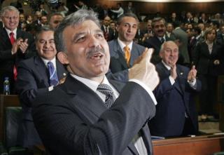 Turkish Candidate Bows Out