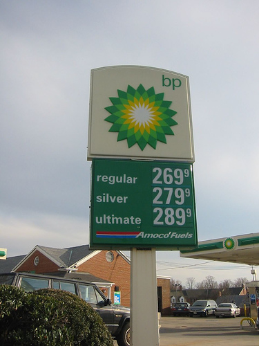 BP Pleads Guilty in '05 Texas Blast, Settles Price-Fixing Suit