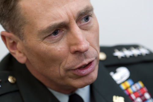 Petraeus Says al Qaeda Losing Baghdad Grip