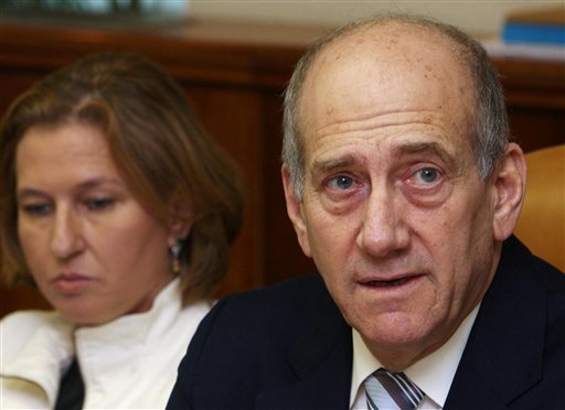 Cops Raid Gov't Offices in Olmert Fraud Inquiry