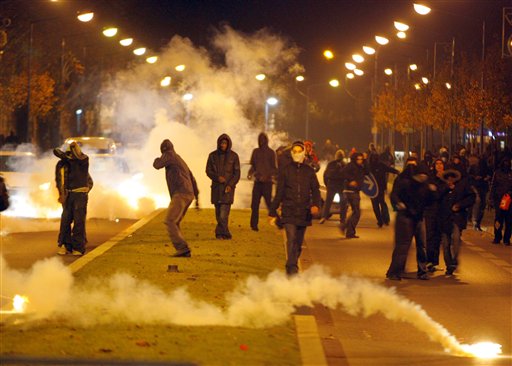 70 Cops Injured in Paris Riots