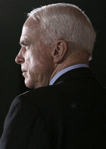 McCain, Clinton Lead Polls on Eve of Votes