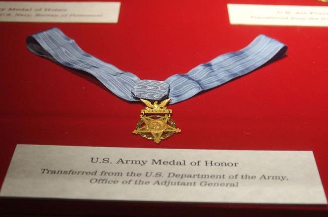 In Rare Move, Medal of Honor May Go to Living Soldier