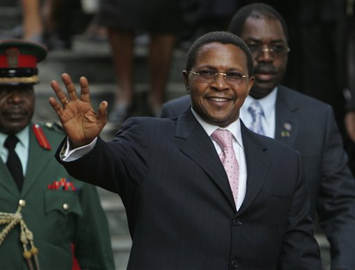 Bush Signs $700M Grant for Tanzania