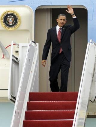 Birthday Boy Obama Heads to Chicago