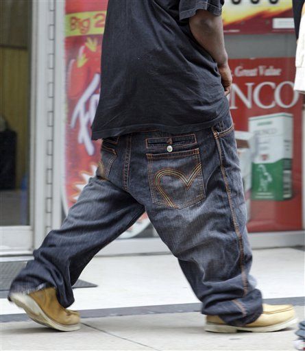 baggy pants rapper