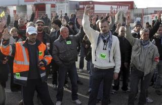 French Cops Force Open Blockaded Fuel Depot