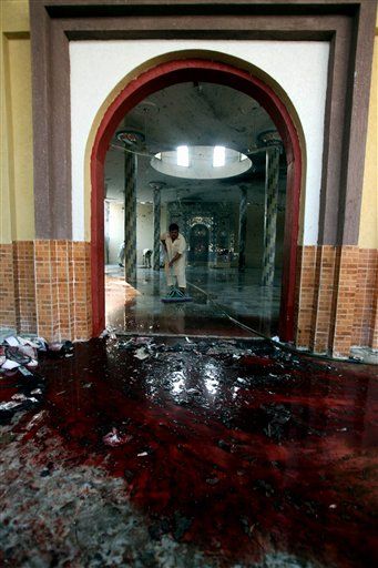 Suicide Bomber Kills 50 at Pakistani Mosque