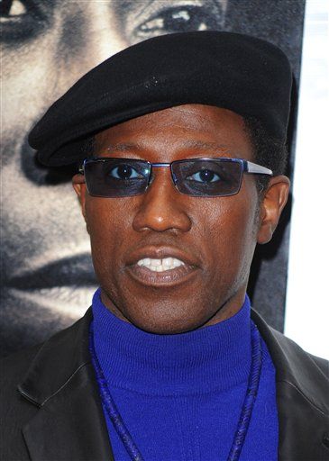 Wesley Snipes ordered to report for jail term