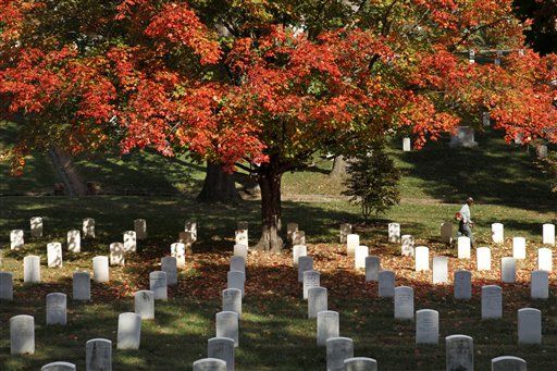 Remains of 8 Soldiers Found in Same Grave at Arlington