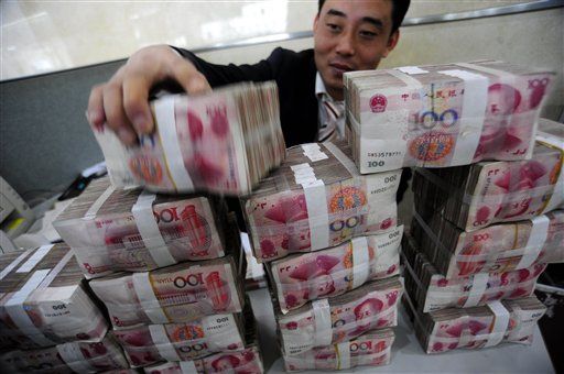 Traders Go Nuts for Newly Available Yuan