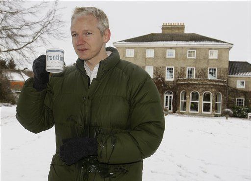 In Newsweek Spread, Assange Touts Gentleman Lifestyle