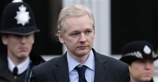 Julian Assange Threatens to Release Files on Rupert Murdoch