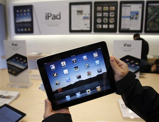 Apple's Revenue Surges on Brisk iPad Sales
