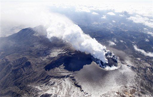 Japanese Volcano May Be Headed for Big Bang