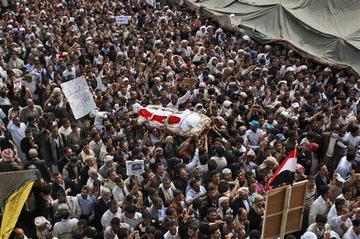 Yemen Commanders Defect from President Ali Abdullah Saleh as Tanks Enter Streets