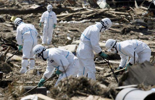 Radiation Thwarts Search for Bodies in Japan