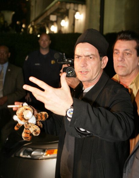 Sheen Gets Police to Escort Him to Show—at 80mph