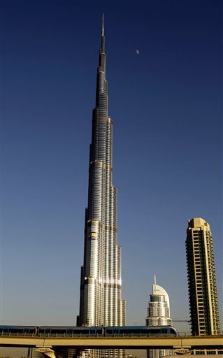 Suicide From Dubai's Burj Khalifa: Man Leaps Off of World's Tallest Building